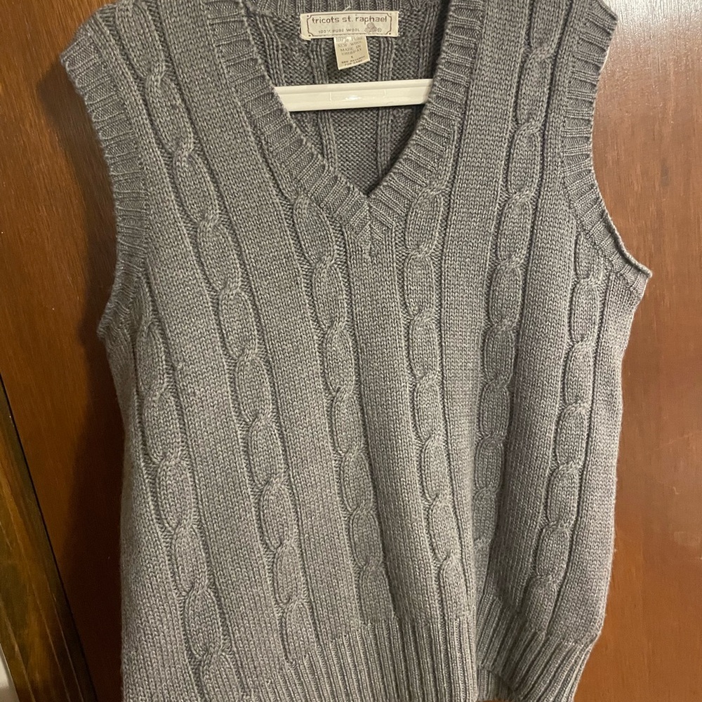 Tricots St. Raphael 100 % Pure Wool cable knit vest Large